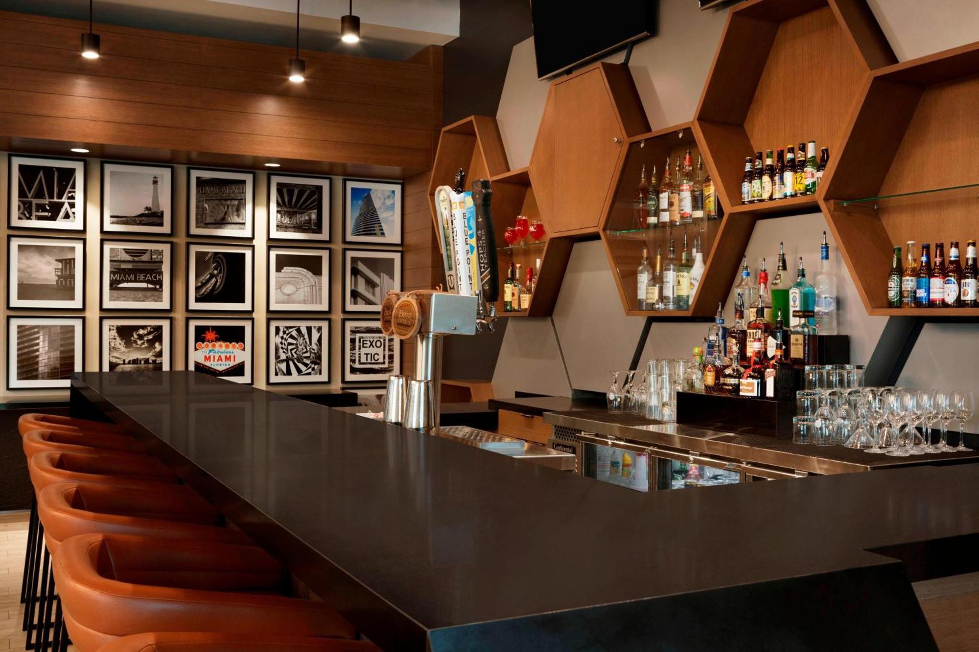 Four Points By Sheraton Miami Airport Doral Exterior photo