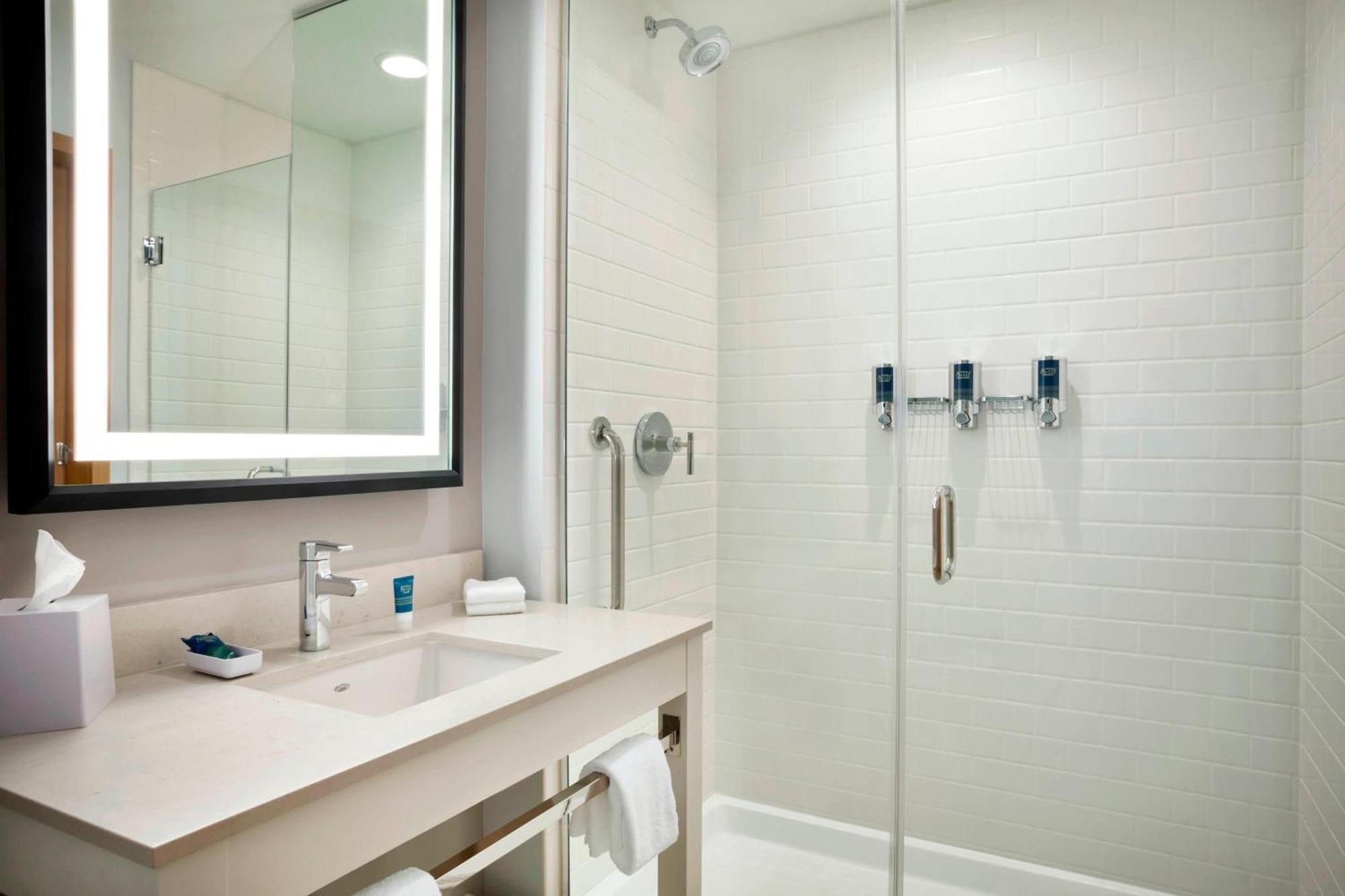 Four Points By Sheraton Miami Airport Doral Exterior photo